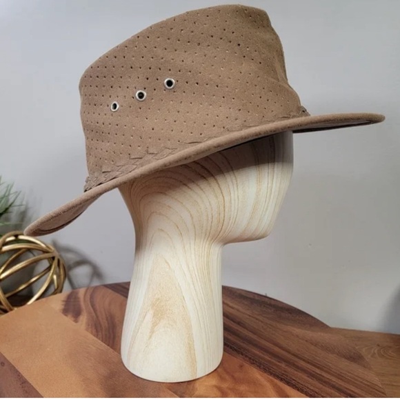 Aussie Chiller Hat Wide Brim Soaker Size Medium
NWOT - Picture 2 of 4